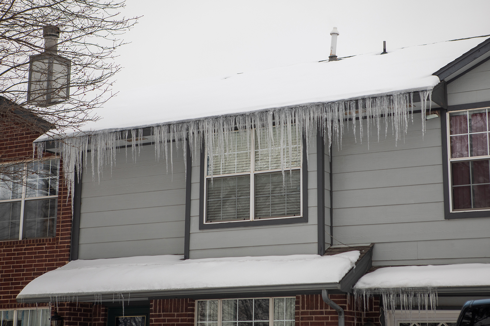 Many states experienced the coldest weather in decades. Cold temperatures were accompanied by ice, snow and other winter precipitation. (Photo by James Murnan/NOAA) 